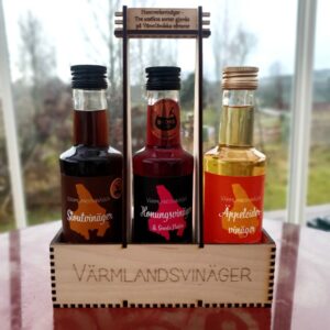 Presentlåda med tre flaskor vinäger